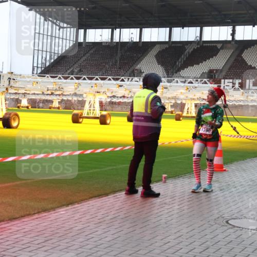 07.12.2025 - St. Pauli X-Mass-Run No. 15 Luisa Fischer http://msf.ph/oto/9390734 07.12.2025 10:58:14 Ziel 1390, 324, 43, 75, 130, 170, 234, 251, 324, 994, 1213, 1390, 1690, 2290, 2296, 2297, 2298 meine-sportfotos.de
