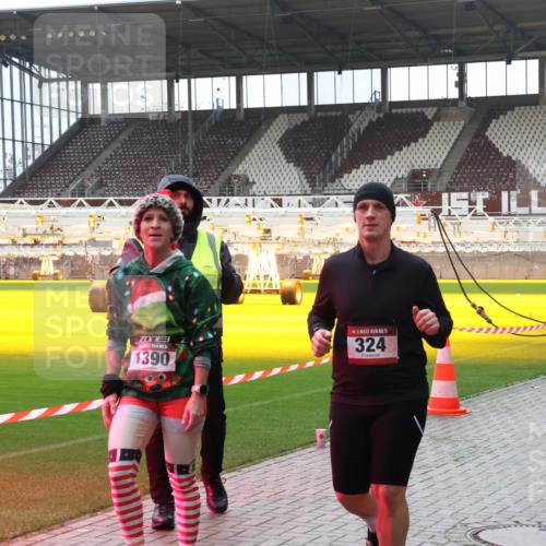07.12.2025 - St. Pauli X-Mass-Run No. 15 Luisa Fischer http://msf.ph/oto/9390743 07.12.2025 10:58:17 Ziel 70163, 1390, 15, 324, 43, 75, 170, 234, 324, 761, 994, 1213, 1390, 1690, 2290, 2296 meine-sportfotos.de