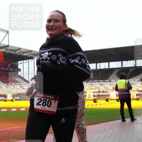 07.12.2025 - St. Pauli X-Mass-Run No. 15 Luisa Fischer http://msf.ph/oto/9390749 07.12.2025 10:58:26 Ziel 15, 280, 43, 75, 170, 234, 324, 761, 1213, 1390, 1690 meine-sportfotos.de