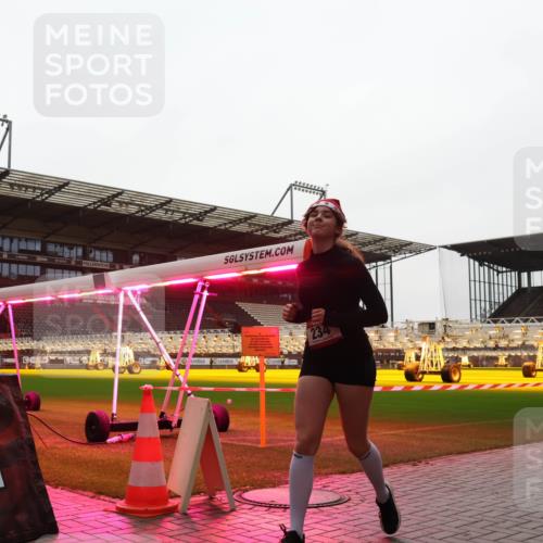 07.12.2025 - St. Pauli X-Mass-Run No. 15 Luisa Fischer http://msf.ph/oto/9390773 07.12.2025 10:58:52 Ziel 234, 7, 43, 75, 234, 761, 941, 1690, 2130, 2131 meine-sportfotos.de