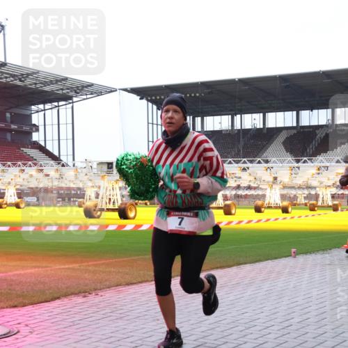 07.12.2025 - St. Pauli X-Mass-Run No. 15 Luisa Fischer http://msf.ph/oto/9390779 07.12.2025 10:59:04 Ziel 5, 7, 7, 606, 761, 907, 941, 1160, 1174, 1451, 1453, 1456, 1458, 1459, 1476, 2130, 2131 meine-sportfotos.de