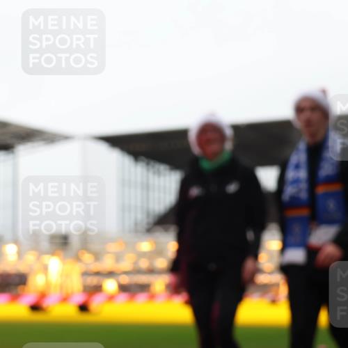 07.12.2025 - St. Pauli X-Mass-Run No. 15 Luisa Fischer http://msf.ph/oto/9390794 07.12.2025 10:59:37 Ziel 242, 582, 606, 907, 941, 1160, 1174, 1451, 1453, 1456, 1458, 1459, 1476, 1508, 1826, 2130, 2131, 2503, 2719, 2720, 2721, 2727, 2772 meine-sportfotos.de