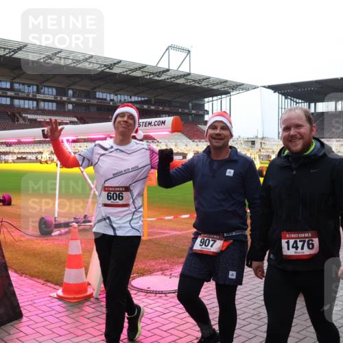 07.12.2025 - St. Pauli X-Mass-Run No. 15 Luisa Fischer http://msf.ph/oto/9390804 07.12.2025 10:59:49 Ziel 15, 606, 5, 907, 15, 1476, 242, 301, 306, 420, 582, 1508, 1826, 2503, 2719, 2720, 2721, 2727, 2772, 4128 meine-sportfotos.de