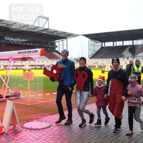 07.12.2025 - St. Pauli X-Mass-Run No. 15 Luisa Fischer http://msf.ph/oto/9390810 07.12.2025 10:59:52 Ziel 1459, 456, 242, 301, 306, 420, 582, 1508, 1826, 2503, 2719, 2720, 2721, 2727, 2772, 4128 meine-sportfotos.de