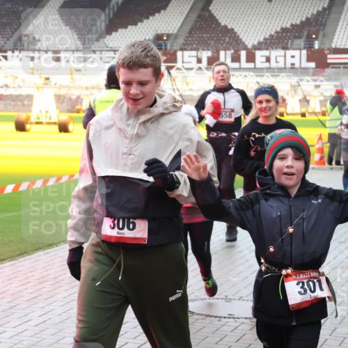 07.12.2025 - St. Pauli X-Mass-Run No. 15 Luisa Fischer http://msf.ph/oto/9390825 07.12.2025 11:00:22 Ziel 306, 1, 558, 301, 301, 306, 420, 529, 1482, 1558, 1702, 1826, 3586, 4128 meine-sportfotos.de