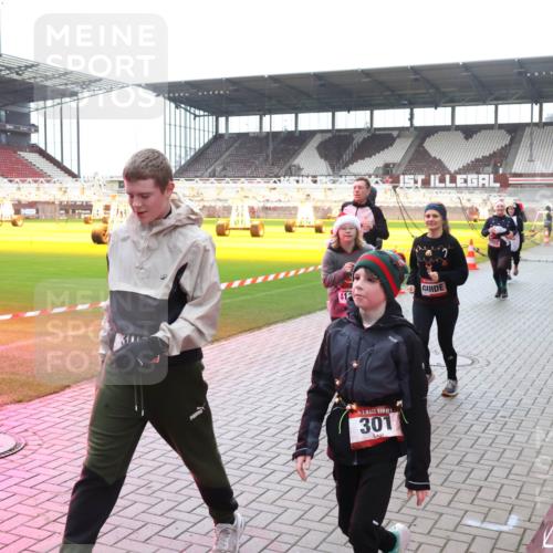 07.12.2025 - St. Pauli X-Mass-Run No. 15 Luisa Fischer http://msf.ph/oto/9390828 07.12.2025 11:00:23 Ziel 301, 301, 306, 420, 529, 1482, 1558, 1702, 1826, 3586, 4128 meine-sportfotos.de