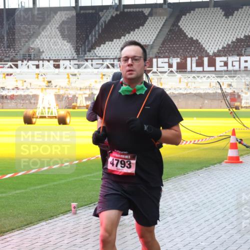 07.12.2025 - St. Pauli X-Mass-Run No. 15 Luisa Fischer http://msf.ph/oto/9390861 07.12.2025 11:00:46 Ziel 4793, 435, 225, 410, 433, 435, 439, 440, 529, 611, 985, 988, 1482, 1558, 1702, 1721, 3586, 3952, 4478, 4793 meine-sportfotos.de