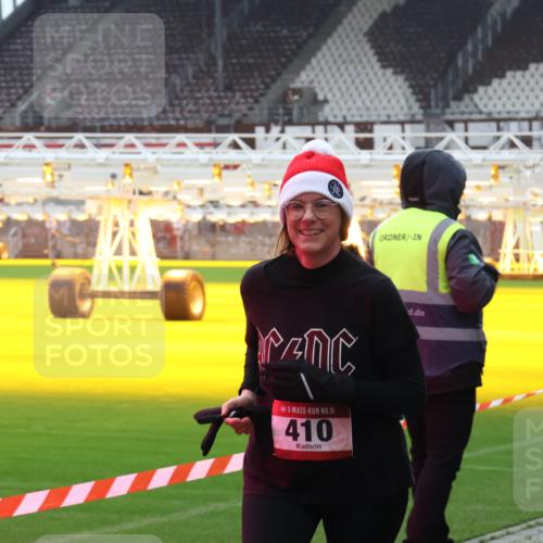 07.12.2025 - St. Pauli X-Mass-Run No. 15 Luisa Fischer http://msf.ph/oto/9390909 07.12.2025 11:01:25 Ziel 15, 410, 68, 89, 132, 135, 139, 410, 433, 439, 492, 557, 1065, 1068, 1660, 1705, 1721, 3349, 3353 meine-sportfotos.de