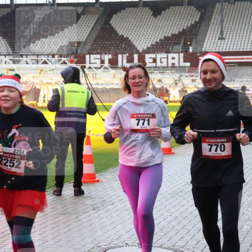 07.12.2025 - St. Pauli X-Mass-Run No. 15 Luisa Fischer http://msf.ph/oto/9390955 07.12.2025 11:01:59 Ziel 2252, 15, 2252, 15, 771, 15, 770, 89, 132, 139, 336, 376, 557, 766, 770, 771, 1045, 1048, 1067, 1300, 1367, 1615, 1637, 1640, 1705, 2251, 2252 meine-sportfotos.de