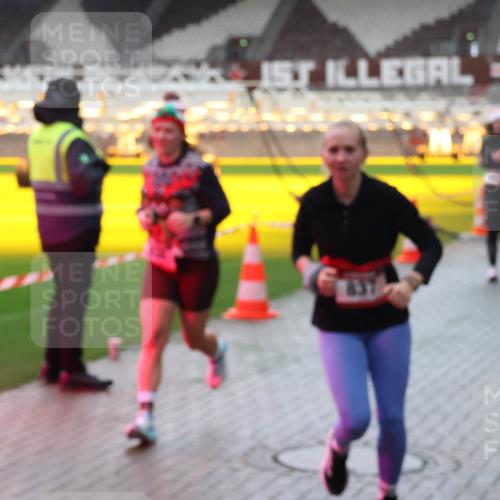07.12.2025 - St. Pauli X-Mass-Run No. 15 Luisa Fischer http://msf.ph/oto/9390977 07.12.2025 11:02:21 Ziel 95, 193, 314, 317, 336, 376, 766, 837, 838, 842, 847, 851, 1045, 1048, 1067, 1143, 1367, 1416, 1611, 1615, 1637, 1640, 2251, 2329, 2576 meine-sportfotos.de