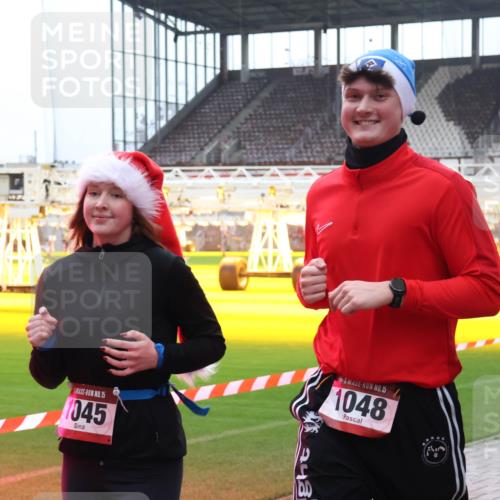 07.12.2025 - St. Pauli X-Mass-Run No. 15 Luisa Fischer http://msf.ph/oto/9390985 07.12.2025 11:02:25 Ziel 15, 1045, 15, 1048, 95, 193, 314, 317, 336, 376, 837, 838, 842, 847, 851, 1045, 1048, 1067, 1143, 1416, 1611, 1637, 1640, 2329, 2519, 2520, 2576 meine-sportfotos.de