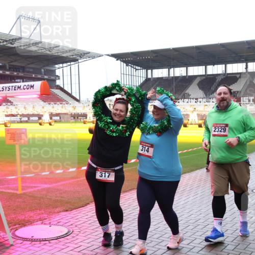 07.12.2025 - St. Pauli X-Mass-Run No. 15 Luisa Fischer http://msf.ph/oto/9391005 07.12.2025 11:03:05 Ziel 3, 317, 314, 2329, 20, 25, 151, 160, 193, 314, 317, 502, 542, 547, 574, 599, 602, 612, 746, 747, 749, 751, 875, 880, 953, 997, 1063, 1102, 1611, 2329, 2519, 2520, 4809 meine-sportfotos.de