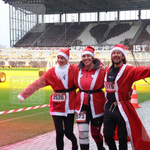 07.12.2025 - St. Pauli X-Mass-Run No. 15 Luisa Fischer http://msf.ph/oto/9391020 07.12.2025 11:03:17 Ziel 15, 2520, 15, 573, 15, 519, 542, 547, 20, 25, 151, 160, 502, 542, 547, 574, 599, 602, 612, 746, 747, 748, 749, 751, 875, 880, 953, 997, 1063, 1102, 1139, 1199, 1385, 1644, 1668, 1670, 4809 meine-sportfotos.de