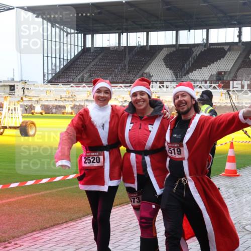 07.12.2025 - St. Pauli X-Mass-Run No. 15 Luisa Fischer http://msf.ph/oto/9391021 07.12.2025 11:03:18 Ziel 15, 2520, 519, 73, 542, 547, 20, 25, 151, 160, 502, 542, 547, 574, 599, 602, 612, 746, 747, 748, 749, 751, 875, 880, 953, 997, 1063, 1102, 1139, 1199, 1385, 1644, 1668, 1670, 4809 meine-sportfotos.de