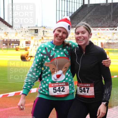 07.12.2025 - St. Pauli X-Mass-Run No. 15 Luisa Fischer http://msf.ph/oto/9391031 07.12.2025 11:03:25 Ziel 15, 542, 15, 547, 15, 151, 20, 25, 61, 64, 151, 160, 502, 574, 599, 602, 612, 746, 747, 748, 749, 751, 853, 875, 880, 953, 997, 1063, 1102, 1139, 1199, 1385, 1644, 1668, 1670, 1850, 4809 meine-sportfotos.de