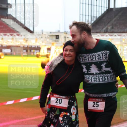 07.12.2025 - St. Pauli X-Mass-Run No. 15 Luisa Fischer http://msf.ph/oto/9391048 07.12.2025 11:03:36 Ziel 20, 20, 25, 61, 64, 102, 109, 151, 160, 186, 502, 574, 599, 602, 612, 748, 853, 875, 880, 953, 997, 1063, 1102, 1139, 1199, 1385, 1644, 1668, 1670, 1850, 4809 meine-sportfotos.de