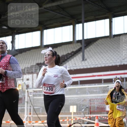 07.12.2025 - St. Pauli X-Mass-Run No. 15 Patografie http://msf.ph/oto/9391062 07.12.2025 10:28:51 Ziel 1095, 1308, 1330, 1566, 2046, 2051, 2397, 3669, 4073, 4265, 4291, 4414, 4446, 4449, 4450, 4543, 4544 meine-sportfotos.de