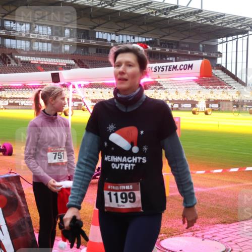 07.12.2025 - St. Pauli X-Mass-Run No. 15 Luisa Fischer http://msf.ph/oto/9391078 07.12.2025 11:03:56 Ziel 751, 15, 1199, 61, 64, 102, 109, 186, 297, 505, 514, 748, 853, 1139, 1199, 1385, 1551, 1644, 1668, 1670, 1850 meine-sportfotos.de