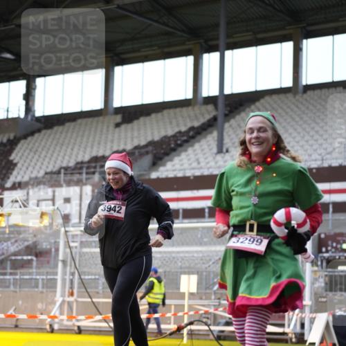 07.12.2025 - St. Pauli X-Mass-Run No. 15 Patografie http://msf.ph/oto/9391113 07.12.2025 10:29:05 Ziel 161, 165, 1308, 1330, 2874, 3299, 3669, 3938, 3942, 4073 meine-sportfotos.de