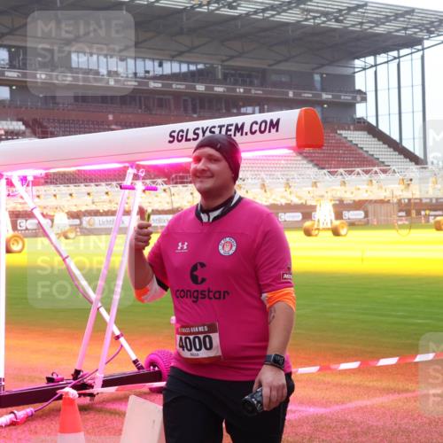 07.12.2025 - St. Pauli X-Mass-Run No. 15 Luisa Fischer http://msf.ph/oto/9391122 07.12.2025 11:04:22 Ziel 15, 4000, 102, 109, 215, 216, 222, 297, 432, 505, 514, 719, 734, 764, 1200, 1252, 1254, 1401, 1551, 1695, 1853, 1854, 1856, 1857, 1860 meine-sportfotos.de