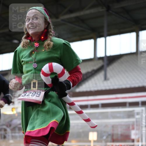 07.12.2025 - St. Pauli X-Mass-Run No. 15 Patografie http://msf.ph/oto/9391123 07.12.2025 10:29:06 Ziel 161, 165, 2874, 3299, 3669, 3938, 3942, 4073 meine-sportfotos.de