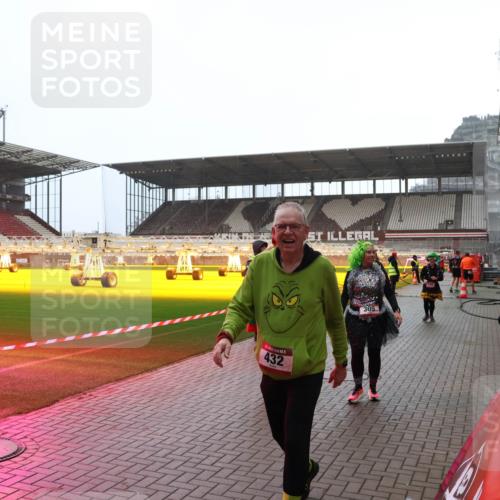 07.12.2025 - St. Pauli X-Mass-Run No. 15 Luisa Fischer http://msf.ph/oto/9391176 07.12.2025 11:04:51 Ziel 432, 33, 126, 215, 216, 222, 285, 305, 361, 395, 432, 700, 702, 734, 740, 764, 1200, 1252, 1254, 1401, 1643, 1695, 1766, 1769, 1852, 1854, 1856, 2791, 2919, 3719 meine-sportfotos.de