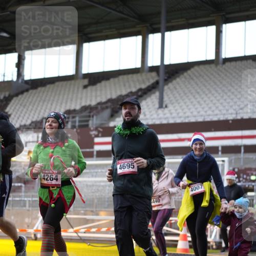 07.12.2025 - St. Pauli X-Mass-Run No. 15 Patografie http://msf.ph/oto/9391180 07.12.2025 10:29:23 Ziel 450, 458, 1039, 1373, 1548, 1550, 1677, 1842, 2001, 3080, 3115, 3470, 4007, 4009, 4264, 4266, 4293, 4296, 4440, 4531, 4695 meine-sportfotos.de