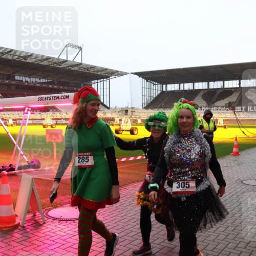 07.12.2025 - St. Pauli X-Mass-Run No. 15 Luisa Fischer http://msf.ph/oto/9391188 07.12.2025 11:04:55 Ziel 5, 285, 12, 305, 33, 126, 215, 216, 285, 305, 361, 395, 432, 700, 702, 734, 740, 764, 1200, 1252, 1254, 1401, 1643, 1695, 1766, 1769, 1852, 1854, 1856, 2791, 2919, 3719, 4561, 4563, 4565, 4566, 4567, 4568, 4569, 4570, 4571, 4576, 4578 meine-sportfotos.de