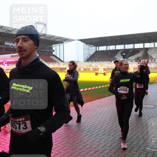 07.12.2025 - St. Pauli X-Mass-Run No. 15 Luisa Fischer http://msf.ph/oto/9391218 07.12.2025 11:05:21 Ziel 0, 4577, 0, 4568, 4562, 15, 4573, 33, 117, 128, 200, 201, 361, 395, 889, 1152, 1212, 1411, 1630, 1643, 2791, 2919, 3719, 4561, 4562, 4563, 4565, 4566, 4567, 4568, 4569, 4570, 4571, 4572, 4573, 4575, 4576, 4577, 4578 meine-sportfotos.de