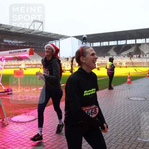 07.12.2025 - St. Pauli X-Mass-Run No. 15 Luisa Fischer http://msf.ph/oto/9391231 07.12.2025 11:05:24 Ziel 1643, 0, 568, 702, 33, 117, 128, 200, 201, 361, 395, 889, 1152, 1212, 1411, 1492, 1630, 1643, 2791, 2919, 3719, 4561, 4562, 4563, 4565, 4566, 4567, 4568, 4569, 4570, 4571, 4572, 4573, 4575, 4576, 4577, 4578 meine-sportfotos.de