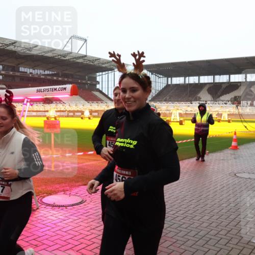 07.12.2025 - St. Pauli X-Mass-Run No. 15 Luisa Fischer http://msf.ph/oto/9391242 07.12.2025 11:05:34 Ziel 15, 117, 45, 40, 45, 33, 117, 128, 200, 201, 434, 889, 1152, 1212, 1311, 1411, 1492, 1600, 1630, 2919, 3719, 4561, 4562, 4563, 4565, 4566, 4567, 4568, 4569, 4570, 4571, 4572, 4573, 4575, 4576, 4577, 4578 meine-sportfotos.de