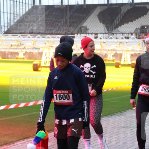 07.12.2025 - St. Pauli X-Mass-Run No. 15 Luisa Fischer http://msf.ph/oto/9391249 07.12.2025 11:05:45 Ziel 15, 1600, 395, 37, 117, 128, 199, 200, 201, 434, 831, 889, 1046, 1049, 1152, 1212, 1311, 1411, 1492, 1600, 1630, 1840, 1841, 2006, 2884, 4562, 4572, 4575 meine-sportfotos.de