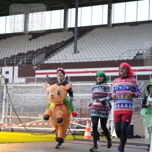 07.12.2025 - St. Pauli X-Mass-Run No. 15 Patografie http://msf.ph/oto/9391263 07.12.2025 10:29:41 Ziel 10, 423, 426, 1039, 1090, 1091, 1198, 1201, 1204, 1209, 1669, 2878, 3468, 3469, 3494, 3497, 3516, 3517, 4126, 4472, 4476, 4546 meine-sportfotos.de