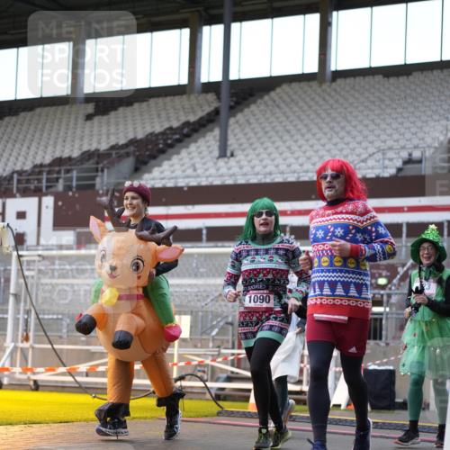 07.12.2025 - St. Pauli X-Mass-Run No. 15 Patografie http://msf.ph/oto/9391271 07.12.2025 10:29:41 Ziel 10, 423, 426, 1039, 1090, 1091, 1198, 1201, 1204, 1209, 1669, 2878, 3468, 3469, 3494, 3497, 3516, 3517, 4126, 4472, 4476, 4546 meine-sportfotos.de