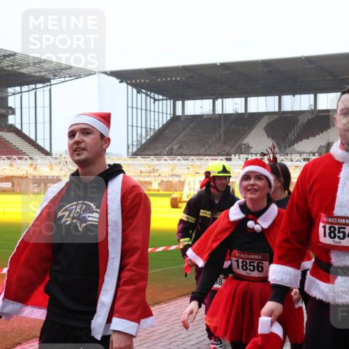 07.12.2025 - St. Pauli X-Mass-Run No. 15 Luisa Fischer http://msf.ph/oto/9391283 07.12.2025 11:05:59 Ziel 8, 15, 1856, 15, 1854, 199, 200, 201, 434, 831, 889, 924, 925, 927, 929, 932, 973, 1046, 1049, 1092, 1152, 1196, 1208, 1311, 1428, 1432, 1492, 1600, 1630, 1840, 1841, 2006, 2254, 2884, 3272, 3278 meine-sportfotos.de