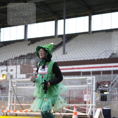 07.12.2025 - St. Pauli X-Mass-Run No. 15 Patografie http://msf.ph/oto/9391287 07.12.2025 10:29:43 Ziel 10, 423, 426, 1090, 1091, 1198, 1201, 1204, 1209, 1669, 2878, 3468, 3469, 3494, 3497, 3516, 3517, 4126, 4472, 4476, 4534, 4546 meine-sportfotos.de