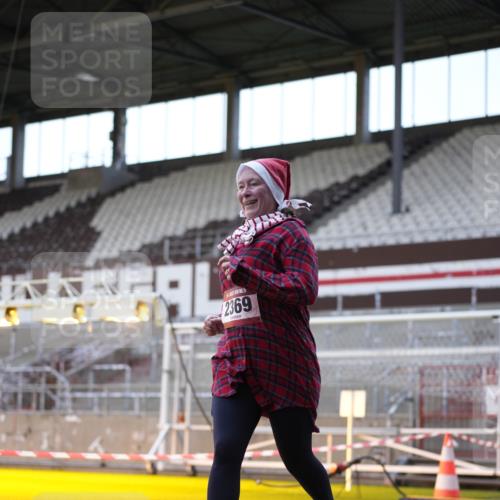 07.12.2025 - St. Pauli X-Mass-Run No. 15 Patografie http://msf.ph/oto/9391293 07.12.2025 10:29:59 Ziel 2369, 4533, 4534, 4546 meine-sportfotos.de