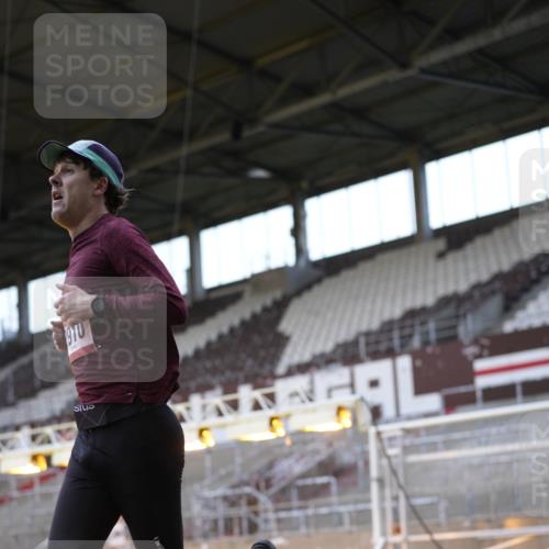 07.12.2025 - St. Pauli X-Mass-Run No. 15 Patografie http://msf.ph/oto/9391299 07.12.2025 10:30:19 Ziel 1696, 2910 meine-sportfotos.de
