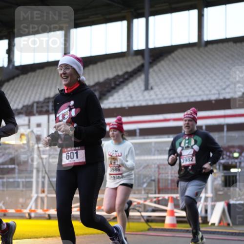 07.12.2025 - St. Pauli X-Mass-Run No. 15 Patografie http://msf.ph/oto/9391319 07.12.2025 10:30:44 Ziel 594, 601, 608, 1698, 1700, 2537, 3936, 3940, 3982, 3986, 4845, 4847 meine-sportfotos.de
