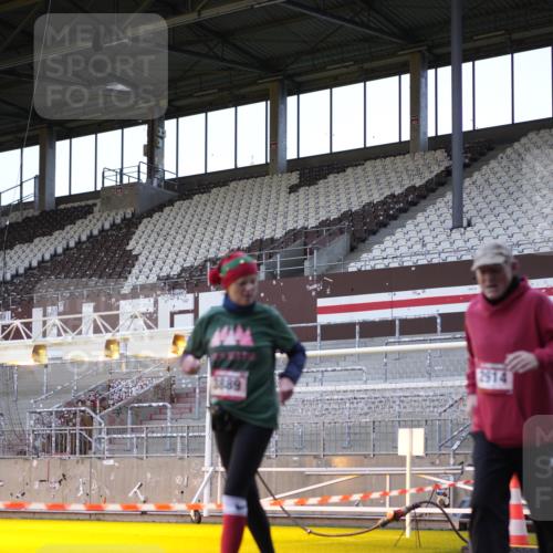 07.12.2025 - St. Pauli X-Mass-Run No. 15 Patografie http://msf.ph/oto/9391328 07.12.2025 10:31:07 Ziel 1015, 1075, 1545, 2073, 2172, 2914, 3889 meine-sportfotos.de