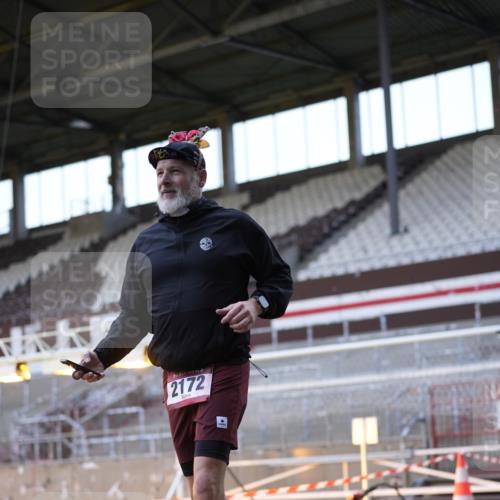 07.12.2025 - St. Pauli X-Mass-Run No. 15 Patografie http://msf.ph/oto/9391335 07.12.2025 10:31:11 Ziel 343, 1545, 2073, 2171, 2172, 2914, 3889 meine-sportfotos.de
