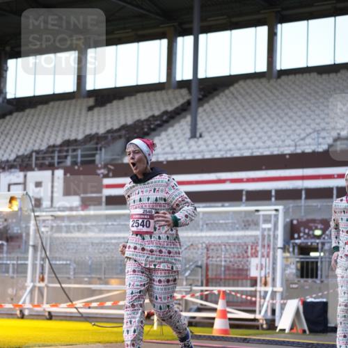 07.12.2025 - St. Pauli X-Mass-Run No. 15 Patografie http://msf.ph/oto/9391343 07.12.2025 10:31:23 Ziel 343, 1545, 2073, 2171, 2172, 2540, 2541, 4412 meine-sportfotos.de