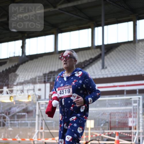 07.12.2025 - St. Pauli X-Mass-Run No. 15 Patografie http://msf.ph/oto/9391358 07.12.2025 10:31:40 Ziel 1818, 2352, 2418, 3895, 3896, 3897, 3969, 4467, 4518, 4519, 4520 meine-sportfotos.de