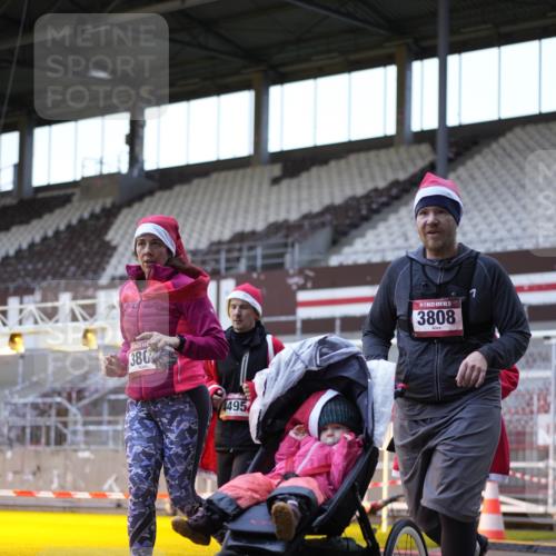 07.12.2025 - St. Pauli X-Mass-Run No. 15 Patografie http://msf.ph/oto/9391370 07.12.2025 10:31:47 Ziel 750, 752, 2352, 2418, 3267, 3716, 3806, 3808, 3895, 3896, 3897, 3969, 4467, 4484, 4495, 4504, 4518, 4519, 4520 meine-sportfotos.de