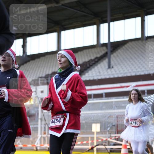 07.12.2025 - St. Pauli X-Mass-Run No. 15 Patografie http://msf.ph/oto/9391373 07.12.2025 10:31:48 Ziel 750, 752, 2352, 2418, 3267, 3716, 3806, 3808, 3895, 3896, 3897, 3969, 4467, 4484, 4495, 4504, 4518, 4519, 4520 meine-sportfotos.de