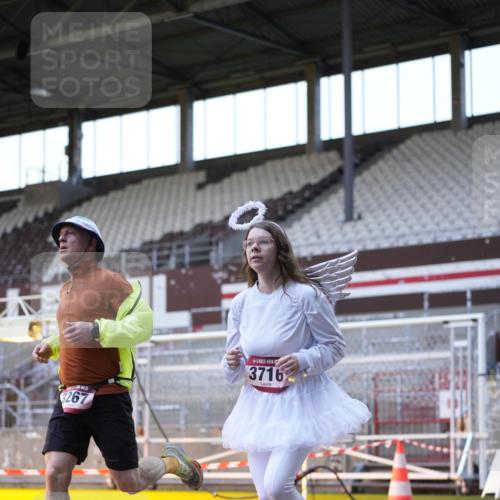 07.12.2025 - St. Pauli X-Mass-Run No. 15 Patografie http://msf.ph/oto/9391375 07.12.2025 10:31:49 Ziel 750, 752, 2352, 2418, 3267, 3716, 3806, 3808, 3969, 4467, 4484, 4495, 4504, 4518, 4519, 4520 meine-sportfotos.de