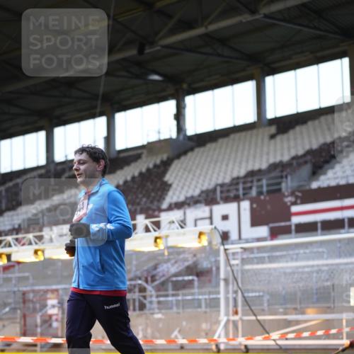 07.12.2025 - St. Pauli X-Mass-Run No. 15 Patografie http://msf.ph/oto/9391390 07.12.2025 10:32:10 Ziel 1942, 1944, 2342, 2343, 2345, 4039, 4274, 4275 meine-sportfotos.de