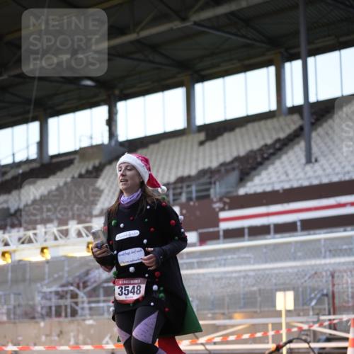 07.12.2025 - St. Pauli X-Mass-Run No. 15 Patografie http://msf.ph/oto/9391413 07.12.2025 10:33:06 Ziel 83, 1268, 2486, 3543, 3548, 3901, 3902 meine-sportfotos.de