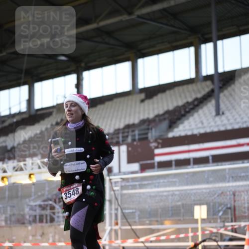 07.12.2025 - St. Pauli X-Mass-Run No. 15 Patografie http://msf.ph/oto/9391414 07.12.2025 10:33:07 Ziel 83, 1268, 2054, 2486, 3543, 3548, 3901, 3902 meine-sportfotos.de