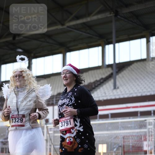 07.12.2025 - St. Pauli X-Mass-Run No. 15 Patografie http://msf.ph/oto/9391417 07.12.2025 10:33:14 Ziel 83, 498, 1268, 1329, 2054, 3543, 3548, 3791, 3901, 3902 meine-sportfotos.de